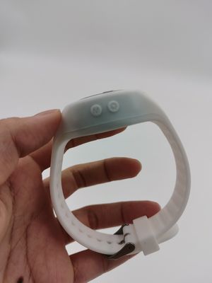 CE-Genaueste Schrittzähler-Fitnessband für tägliche wasserdichte Schrittverfolgung