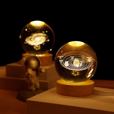 Holzkristallkugel USB-betriebenes LED-Licht Kristallkugel Statuen Handwerk Stand Heimdekorationen