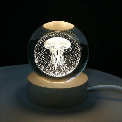 Holzkristallkugel USB-betriebenes LED-Licht Kristallkugel Statuen Handwerk Stand Heimdekorationen