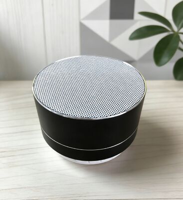 Multifunktionales, benutzerdefiniertes, tragbares Bluetooth-Lautsprecher 3W mit AUX